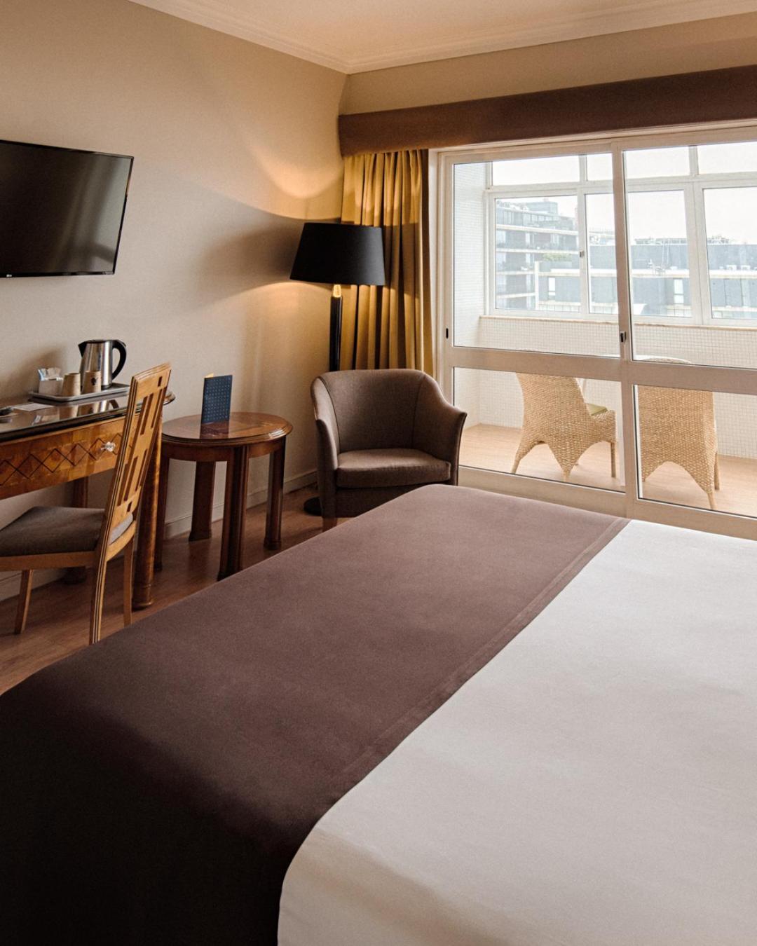 โกลเดน ทิวลิป ปอร์โต กายา โฮเต็ล แอนด์ สปา - A26 Hotel บีลาโนวาเดกายา ภายนอก รูปภาพ