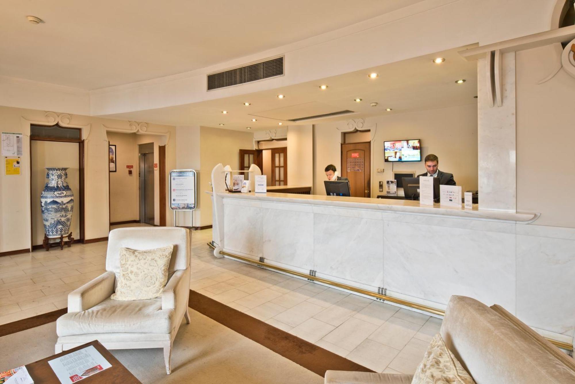 โกลเดน ทิวลิป ปอร์โต กายา โฮเต็ล แอนด์ สปา - A26 Hotel บีลาโนวาเดกายา ภายนอก รูปภาพ
