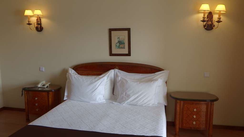โกลเดน ทิวลิป ปอร์โต กายา โฮเต็ล แอนด์ สปา - A26 Hotel บีลาโนวาเดกายา ภายนอก รูปภาพ