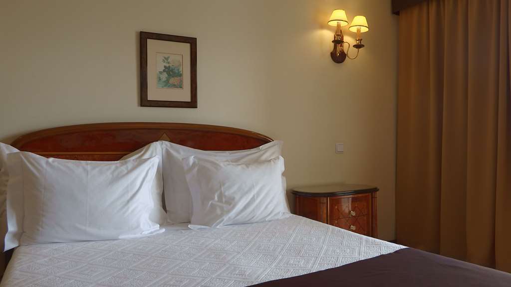 โกลเดน ทิวลิป ปอร์โต กายา โฮเต็ล แอนด์ สปา - A26 Hotel บีลาโนวาเดกายา ภายนอก รูปภาพ